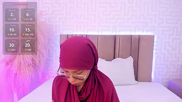 Snapshot of naishaa_ chatting on May 18, 2026, 6:36 pm naishaa online show from May 18, 2026, 6:36 pm