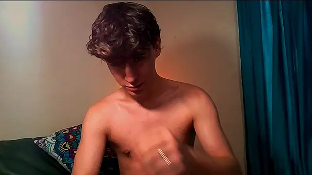 Snapshot of RoberthAlv chatting on September 18, 2025, 11:34 am RoberthAlv online show from September 18, 2025, 11:34 am