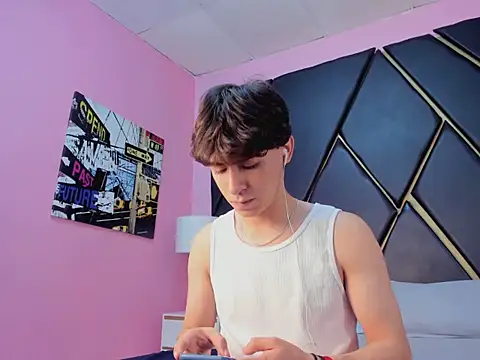 Snapshot of RoberthAlv chatting on February 10, 2026, 1:37 pm RoberthAlv online show from February 10, 2026, 1:37 pm