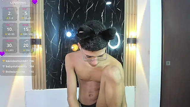 Snapshot of BILLY_JAMEES chatting on September 20, 2025, 12:00 am BILLY JAMEES online show from September 20, 2025, 12:00 am