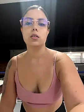 Snapshot of LICEET chatting on October 1, 2025, 11:33 pm LICEET online show from October 1, 2025, 11:33 pm