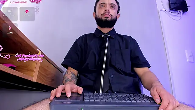 Noah devil  online show from December 19, 2025, 3:35 am