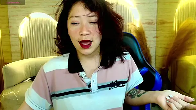 Snapshot of valentina_r_ chatting on February 20, 2026, 3:36 am valentina r online show from February 20, 2026, 3:36 am