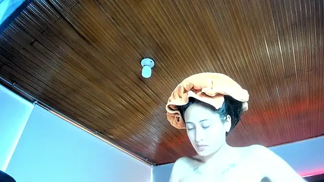 Adhara7 online show from November 13, 2025, 7:46 pm