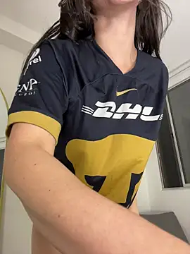 Snapshot of karinasantos_ chatting on February 10, 2026, 10:41 am karinasantos online show from February 10, 2026, 10:41 am