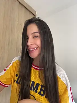 Snapshot of karinasantos_ chatting on July 5, 2026, 8:49 pm karinasantos online show from July 5, 2026, 8:49 pm