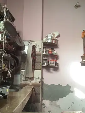 amitsharma7868 online show from April 5, 2026, 2:20 am