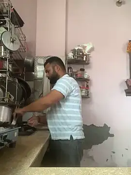 amitsharma7868 online show from April 8, 2026, 8:47 am