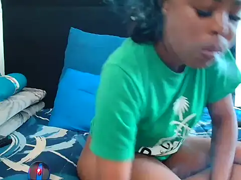 CreamySexyPussy online show from October 7, 2025, 9:06 am