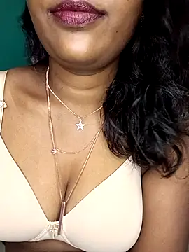 Tamil kavinila online show from November 6, 2025, 4:24 am