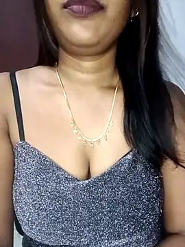 Snapshot of Tamil_kavinila chatting on April 5, 2026, 4:15 pm Tamil kavinila online show from April 5, 2026, 4:15 pm