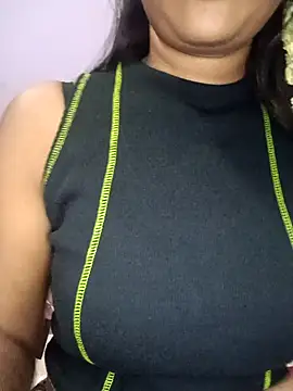 Snapshot of Tamil_kavinila chatting on May 1, 2026, 5:28 pm Tamil kavinila online show from May 1, 2026, 5:28 pm