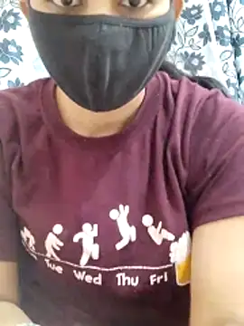 poojam93 online show from April 7, 2026, 4:18 pm