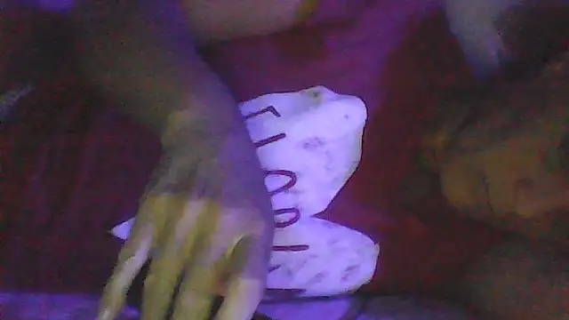 sarahkat86 online show from January 19, 2026, 3:21 am