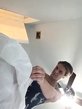 sarahkat86 online show from February 26, 2026, 12:31 am