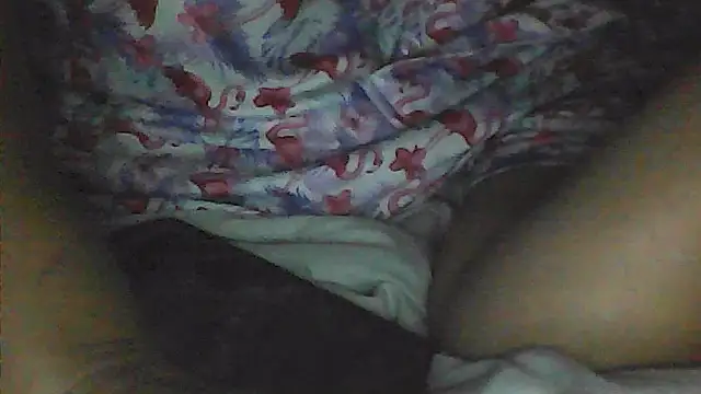 sarahkat86 online show from April 8, 2026, 11:27 pm