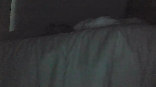 sarahkat86 online show from April 15, 2026, 11:06 am