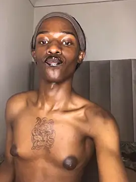 Trans fairy online show from October 10, 2025, 8:41 pm