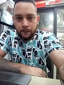 Snapshot of Catire10_ chatting on October 23, 2025, 1:32 pm Catire10 online show from October 23, 2025, 1:32 pm