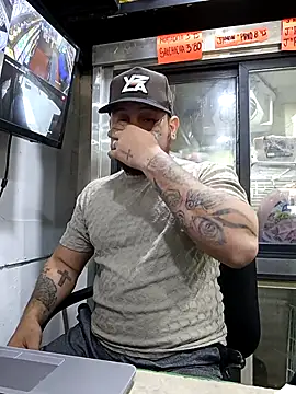 Snapshot of Catire10_ chatting on December 2, 2025, 2:23 pm Catire10 online show from December 2, 2025, 2:23 pm