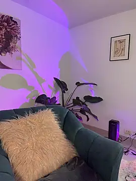 Snapshot of its_milu_ chatting on November 16, 2025, 9:20 pm its milu online show from November 16, 2025, 9:20 pm