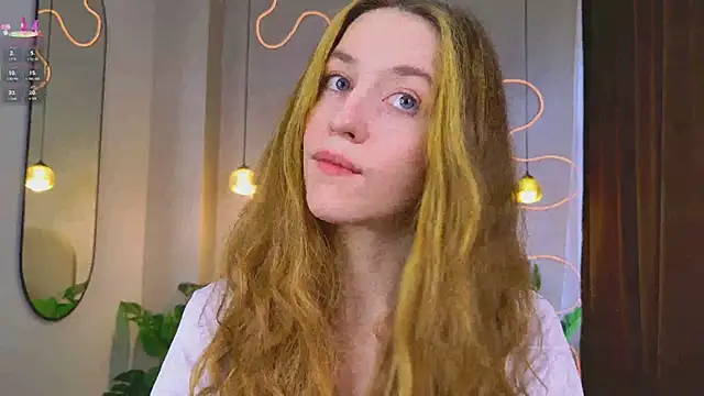 Snapshot of Summer_Red_Daze chatting on October 3, 2025, 2:03 pm Summer Red Daze online show from October 3, 2025, 2:03 pm