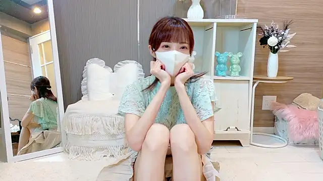 Mio-xoxo online show from September 11, 2025, 10:48 am