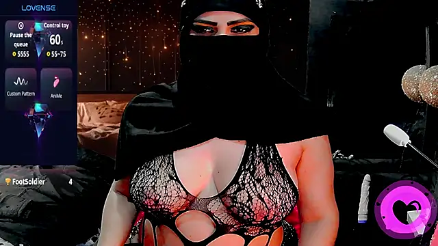 SultanaLayla online show from November 28, 2025, 8:11 pm