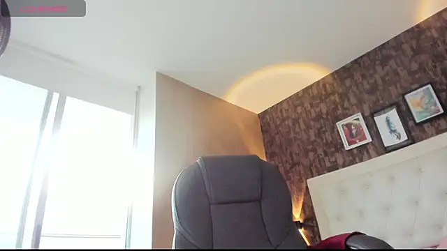 Snapshot of sweet__vanessa1 chatting on February 9, 2026, 10:58 pm sweet vanessa1 online show from February 9, 2026, 10:58 pm