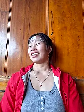 ngocngoc cute online show from October 18, 2025, 3:53 am