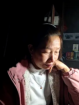 ngocngoc cute online show from December 4, 2025, 2:59 pm