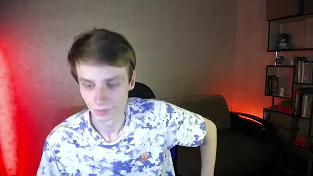 yes cute boy  online show from October 12, 2025, 7:24 pm