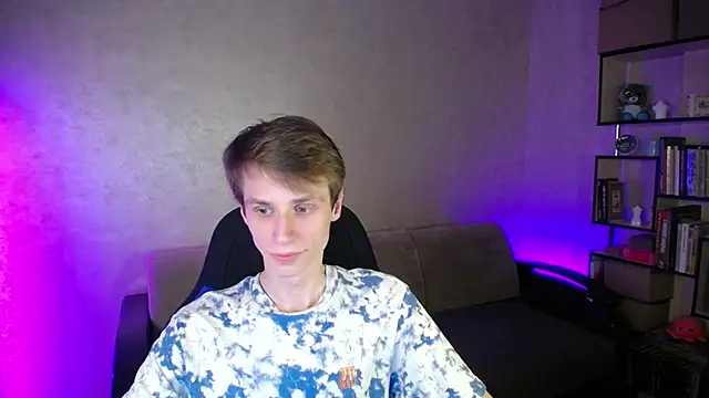 yes cute boy  online show from October 17, 2025, 8:33 pm