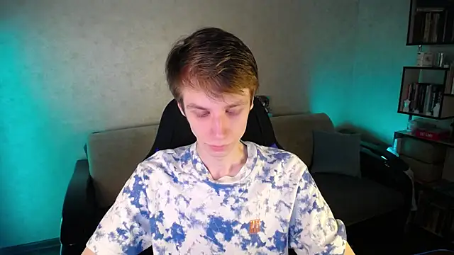yes cute boy  online show from April 8, 2026, 6:57 am