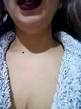 LINA-DALOUA online show from January 6, 2026, 7:28 pm