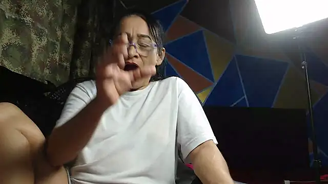 maggi hotsson online show from January 8, 2026, 10:34 pm