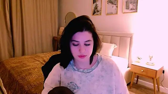 lil angel  online show from February 14, 2026, 3:47 am