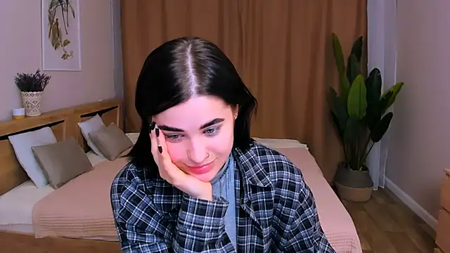 lil angel  online show from March 6, 2026, 9:33 pm