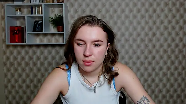 JuliaTopp  online show from November 29, 2025, 4:04 am