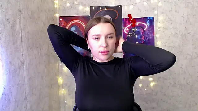 JuliaTopp  online show from February 9, 2026, 6:17 am