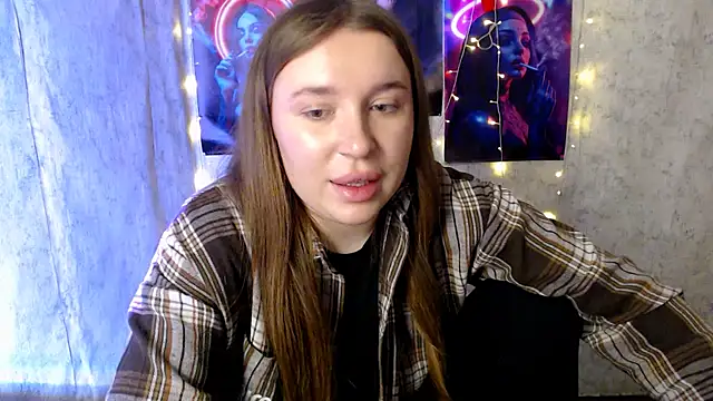 JuliaTopp  online show from February 16, 2026, 7:15 am