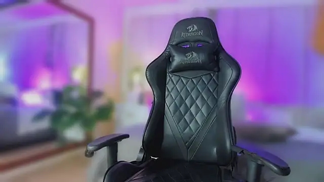 mia rousse25 online show from January 16, 2026, 3:10 am