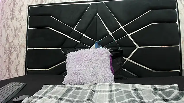 LITTLESUSSYY  online show from October 9, 2025, 11:41 am