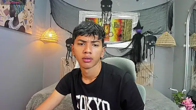 Snapshot of markbowie chatting on October 25, 2025, 11:29 am markbowie online show from October 25, 2025, 11:29 am