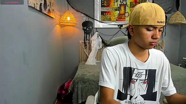 Snapshot of markbowie chatting on November 1, 2025, 3:25 pm markbowie online show from November 1, 2025, 3:25 pm