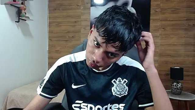 Snapshot of markbowie chatting on November 2, 2025, 1:35 pm markbowie online show from November 2, 2025, 1:35 pm