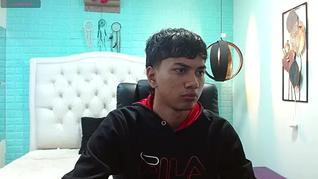 Snapshot of markbowie chatting on November 9, 2025, 12:25 pm markbowie online show from November 9, 2025, 12:25 pm