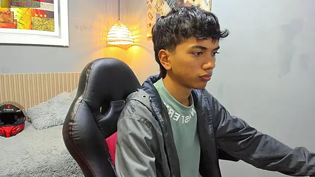 Snapshot of markbowie chatting on November 18, 2025, 11:47 am markbowie online show from November 18, 2025, 11:47 am