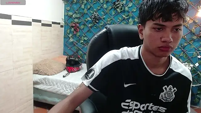 Snapshot of markbowie chatting on November 20, 2025, 2:28 pm markbowie online show from November 20, 2025, 2:28 pm