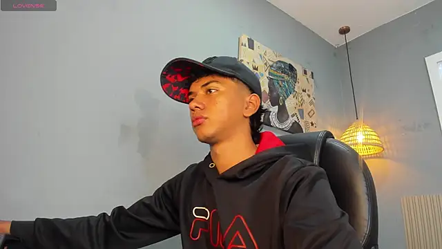 Snapshot of markbowie chatting on December 4, 2025, 11:41 am markbowie online show from December 4, 2025, 11:41 am